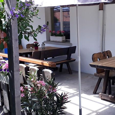 Hotel Restaurant Roessli Uetendorf Buitenkant foto