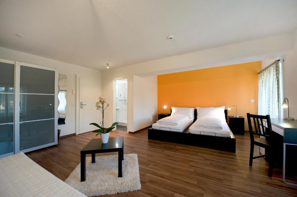Hotel Restaurant Roessli Uetendorf Kamer foto