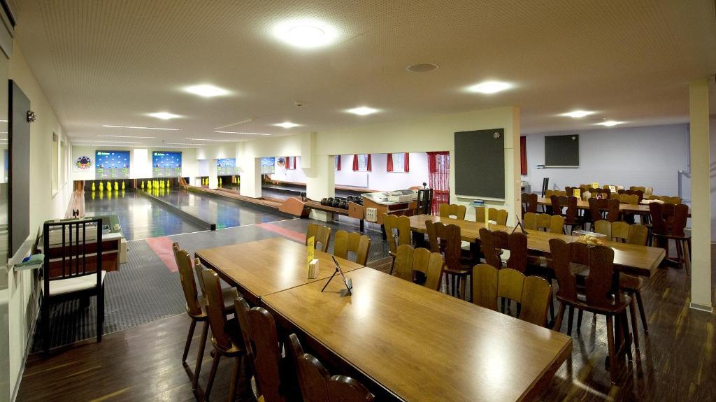 Hotel Restaurant Roessli Uetendorf Buitenkant foto