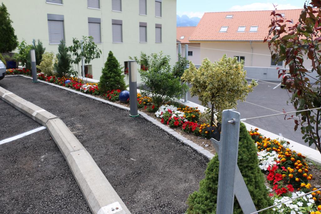 Hotel Restaurant Roessli Uetendorf Buitenkant foto