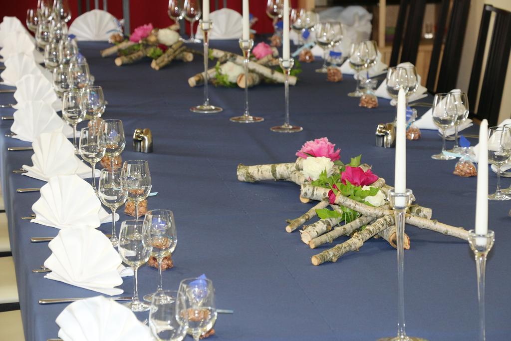 Hotel Restaurant Roessli Uetendorf Buitenkant foto