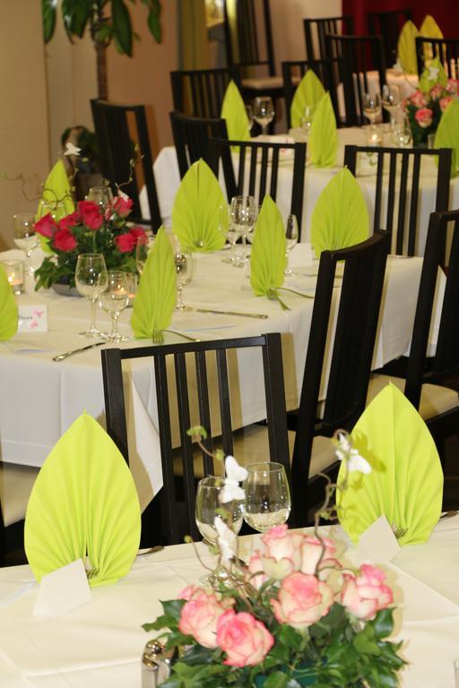 Hotel Restaurant Roessli Uetendorf Buitenkant foto